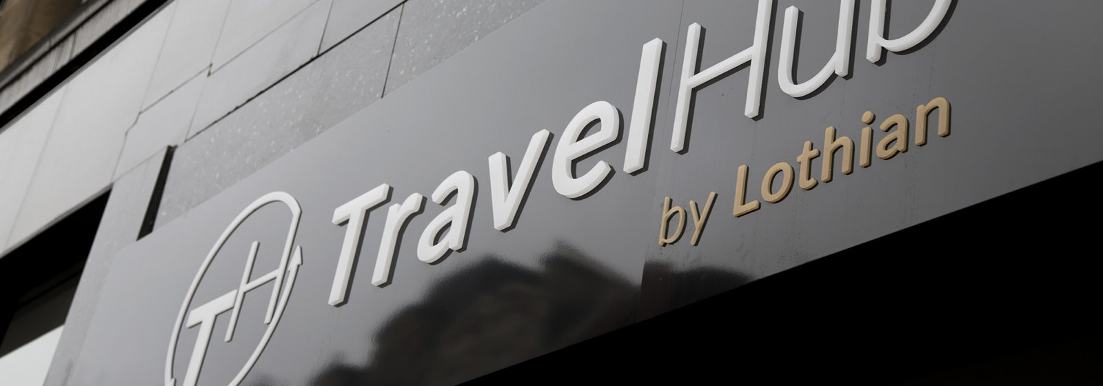 edinburgh waverley travel centre opening times